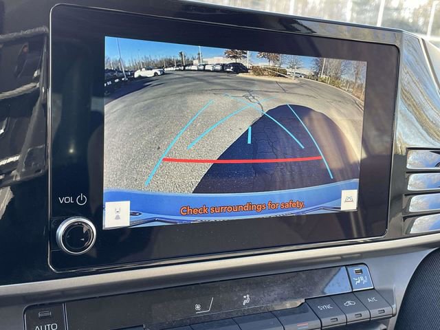 Used 2025 Toyota Camry LE image 28