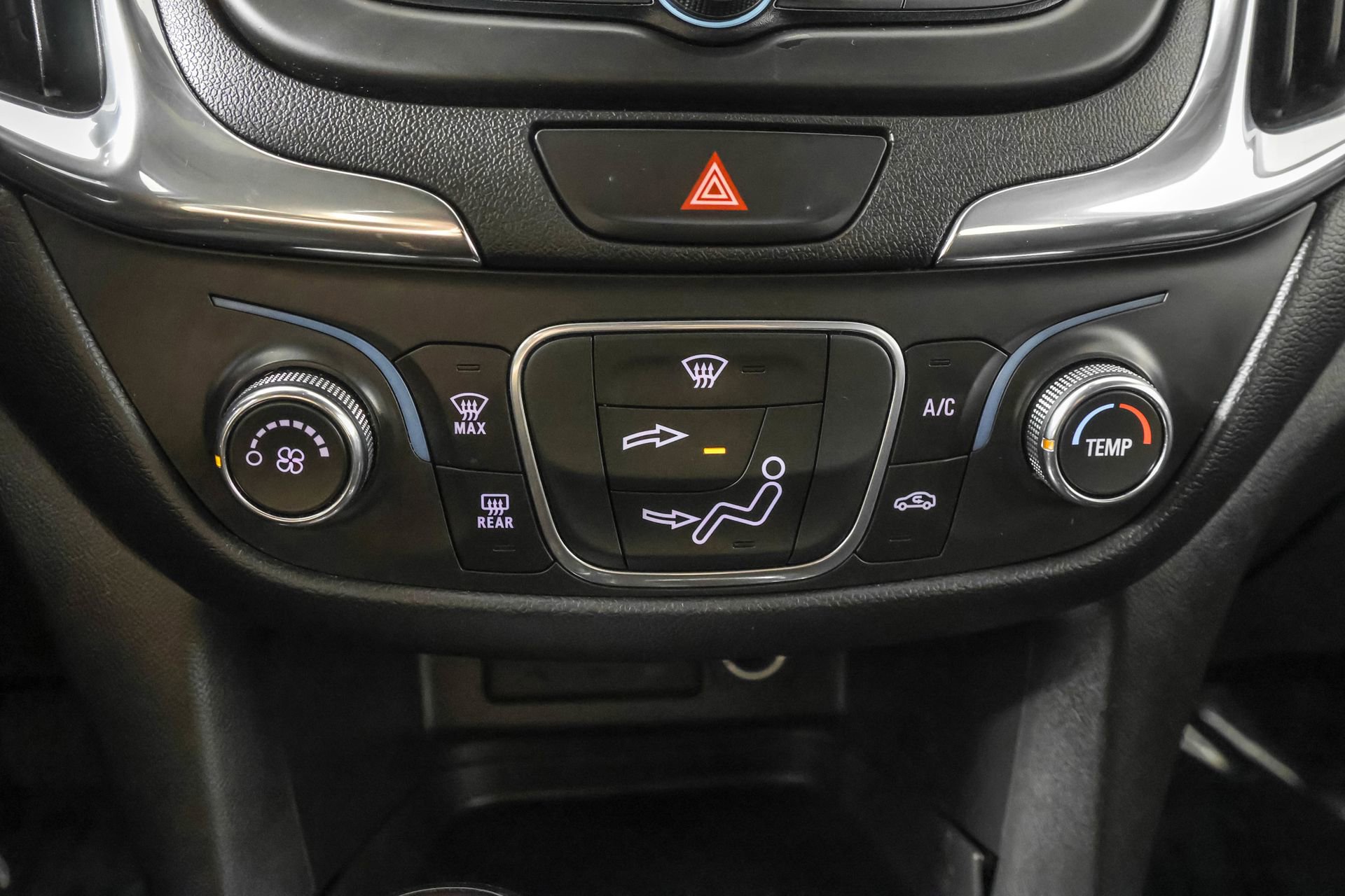 Used 2020 Chevrolet Equinox LT image 29