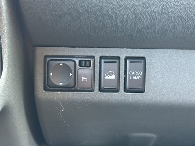Used 2013 Nissan Frontier SV w/ SV Value Truck Pkg AWD/4WD image 31