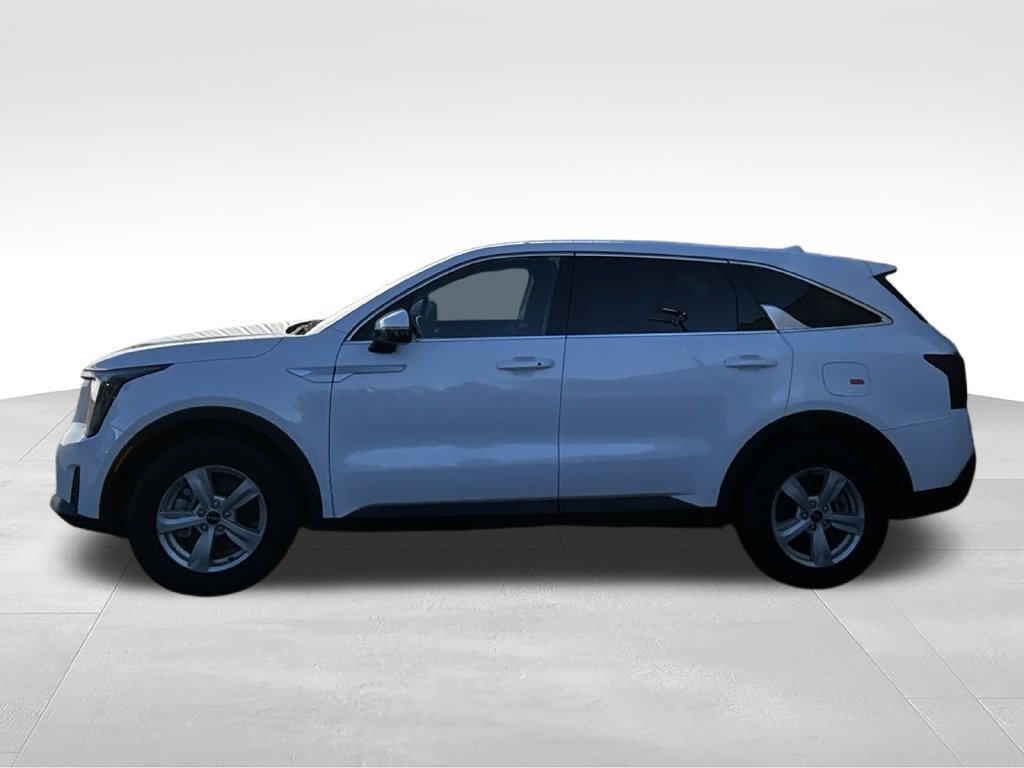 Certified 2026 Kia Sorento LX FWD image 2