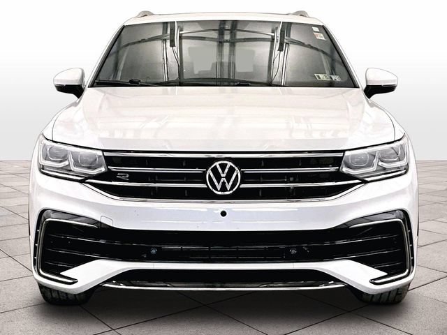 Used 2024 Volkswagen Tiguan SEL R-Line AWD/4WD image 3