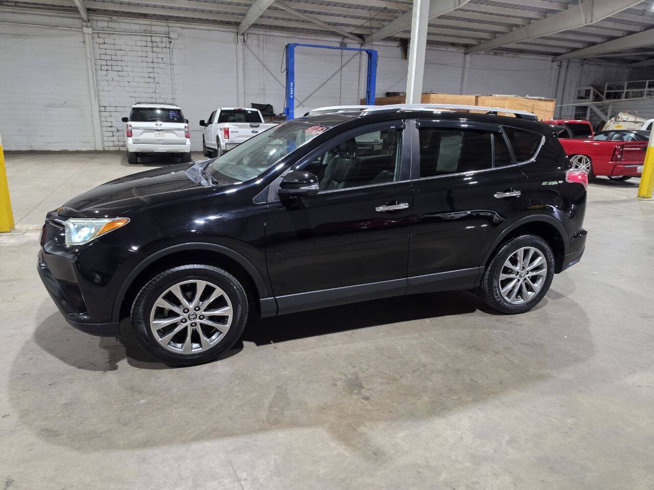 Used 2016 Toyota RAV4 Limited AWD/4WD image 3
