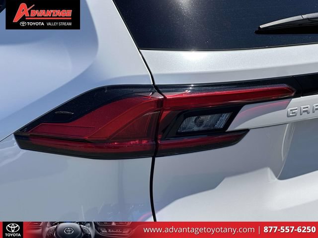 Certified 2024 Toyota Grand Highlander AWD image 13