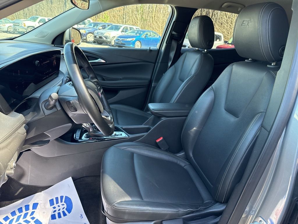 Used 2024 Buick Encore GX Sport Touring image 14