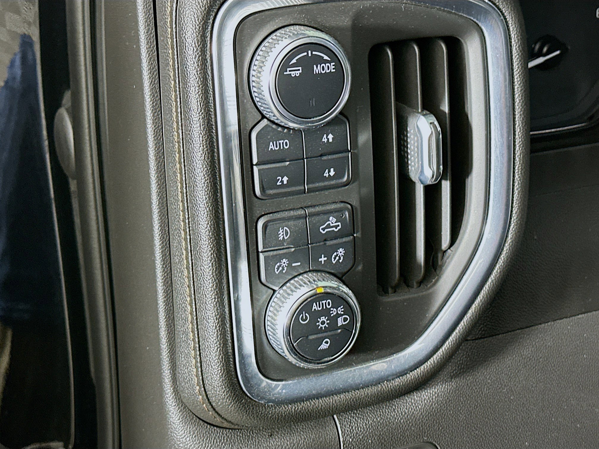 Used 2021 GMC Sierra 1500 AT4 image 16