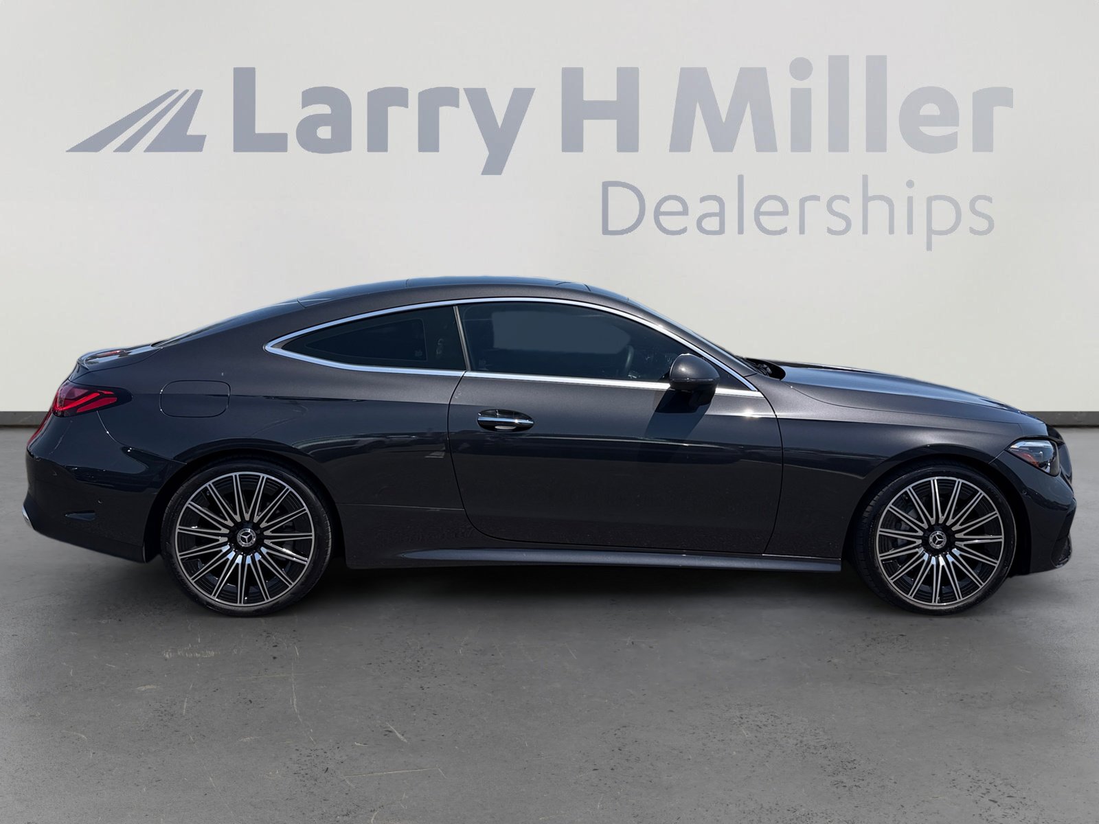 Used 2025 Mercedes-Benz CLE 300 4MATIC Coupe image 6