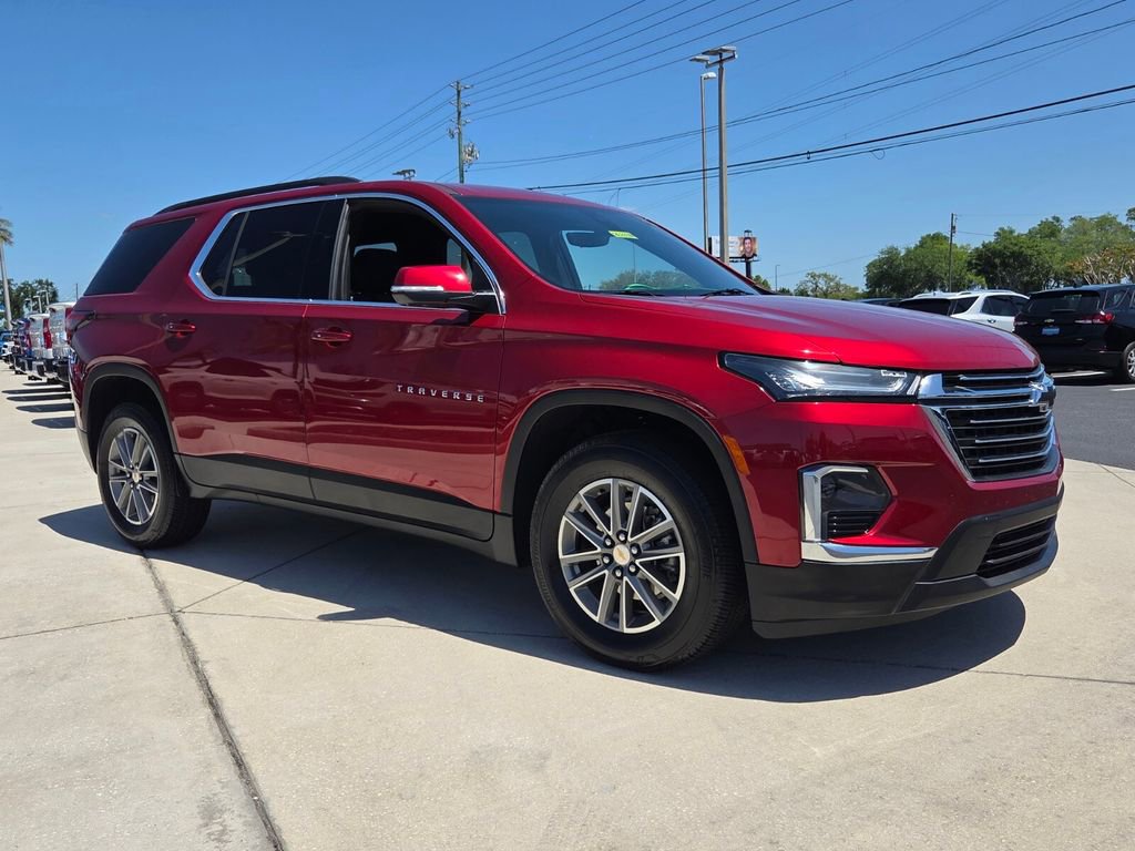 Certified 2023 Chevrolet Traverse LT FWD image 1