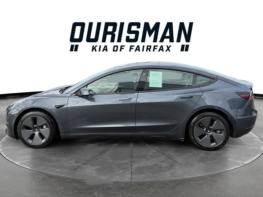 Used 2023 Tesla Model 3 Standard Range image 3