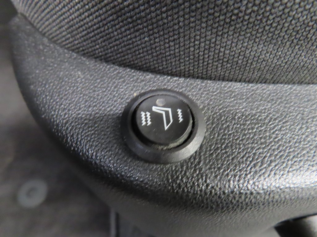 Used 2023 GMC Yukon SLE image 10