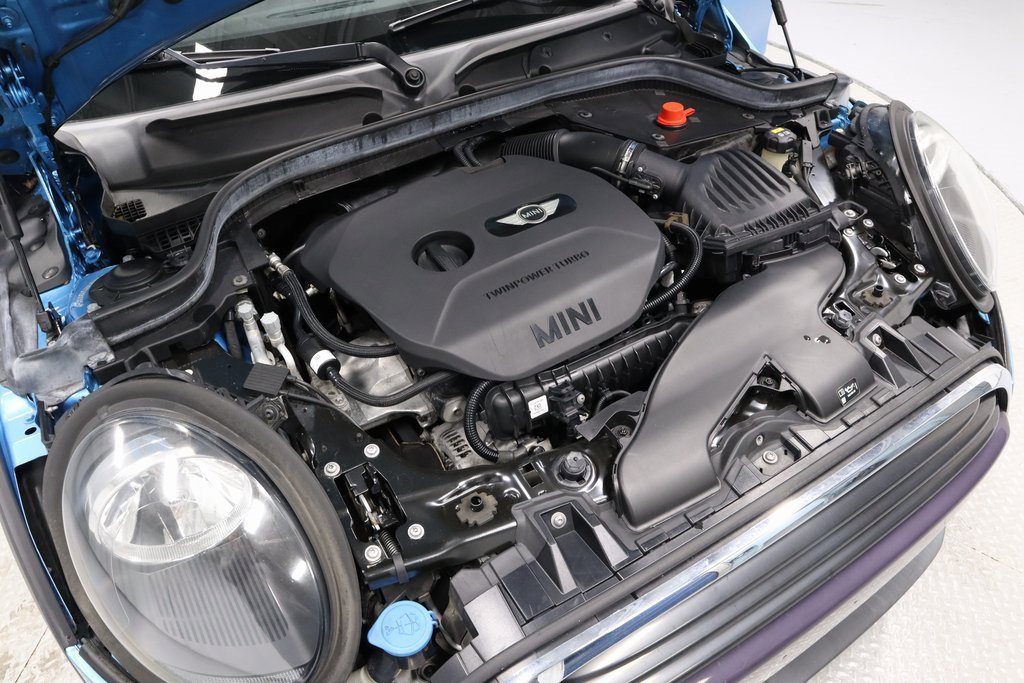 Used 2019 MINI Cooper 4-Door Hardtop w/ Signature Upholstery Package image 18