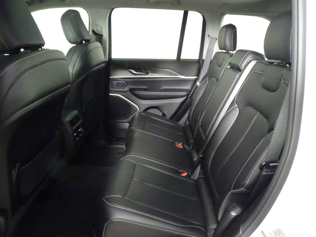 Used 2023 Jeep Grand Cherokee 4WD 4xe image 14