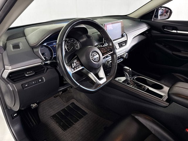 Used 2024 Nissan Altima 2.5 SR FWD image 9