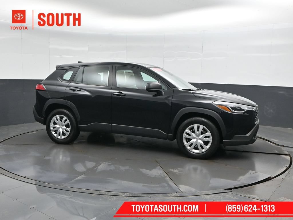 Used 2024 Toyota Corolla Cross L AWD/4WD image 1