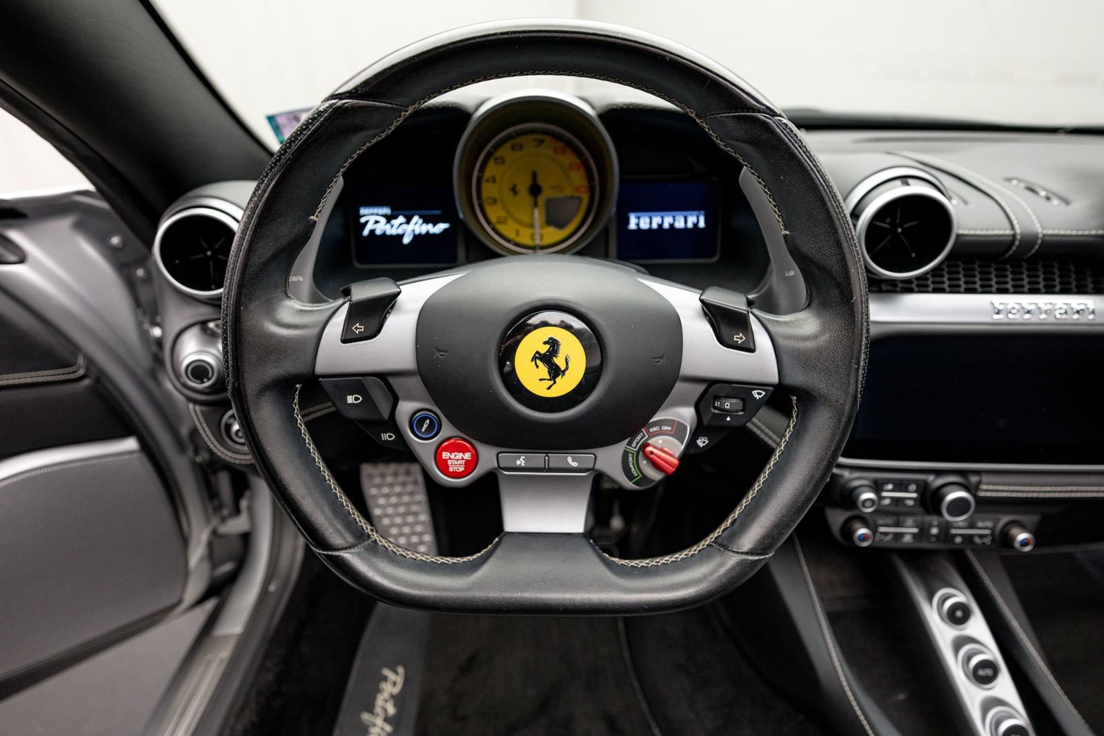 Used 2019 Ferrari Portofino RWD image 23