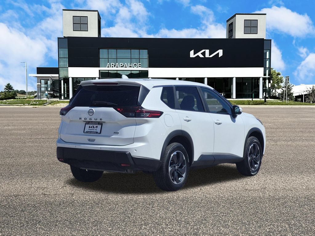 Used 2025 Nissan Rogue SV AWD/4WD image 5