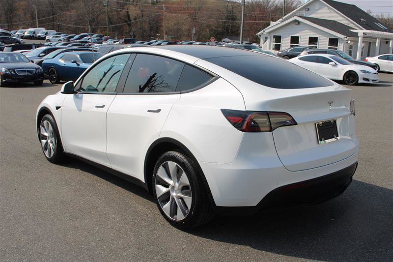 Used 2022 Tesla Model Y Long Range image 6