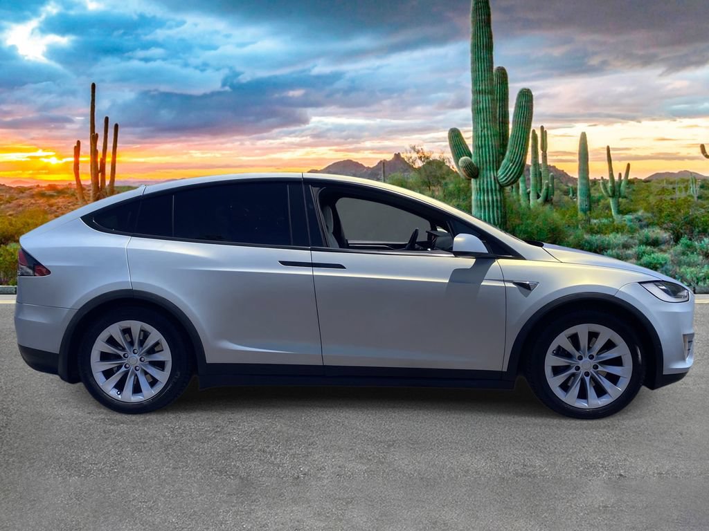 Used 2016 Tesla Model X 90D AWD/4WD image 2