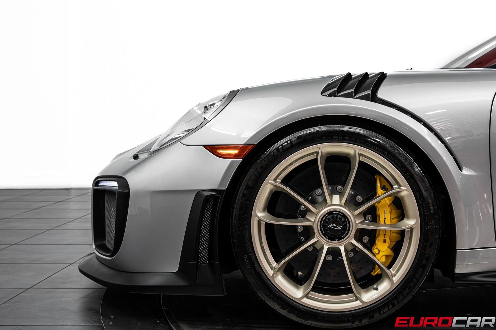 Used 2018 Porsche 911 GT2 RS image 16