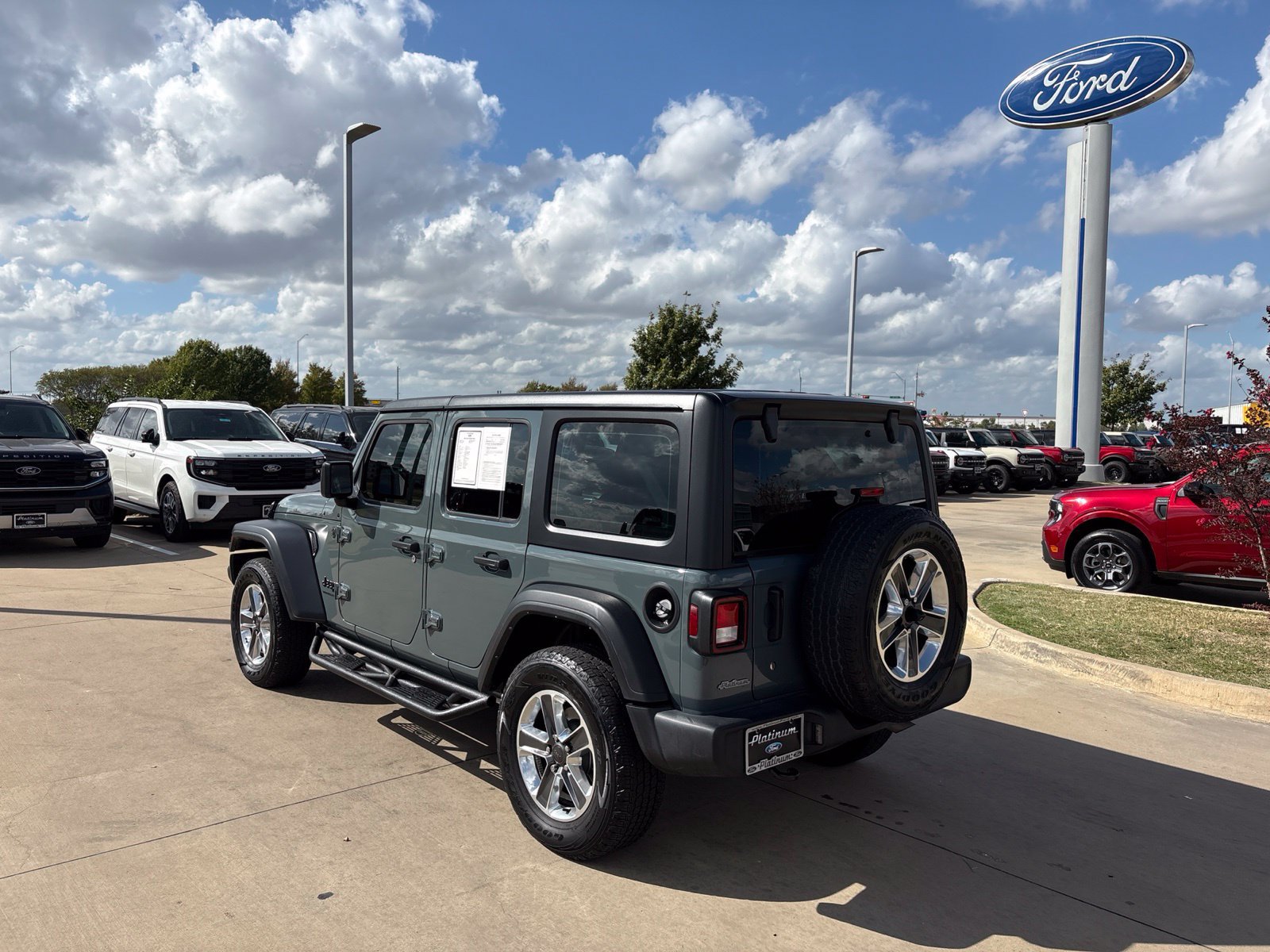 Used 2024 Jeep Wrangler Unlimited Sport AWD/4WD image 3