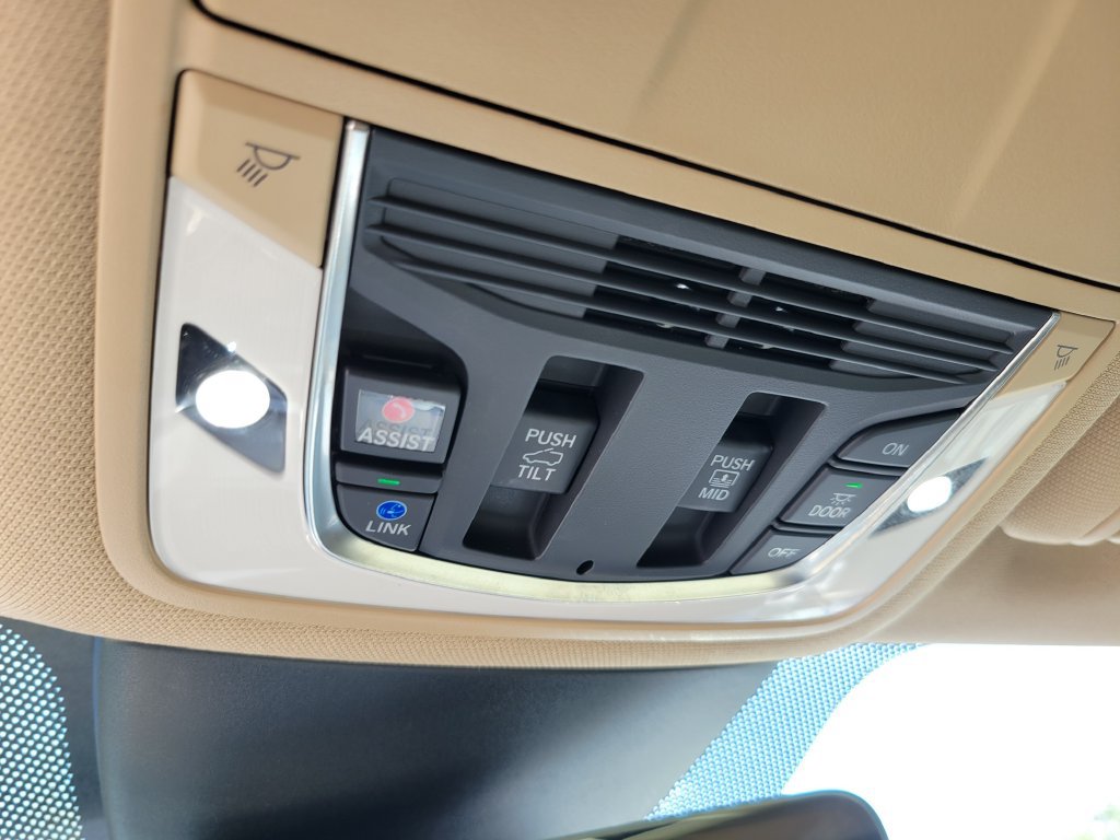 Certified 2023 Acura MDX w/ Technology Package FWD image 35