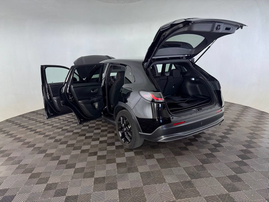 Certified 2025 Honda HR-V Sport image 18