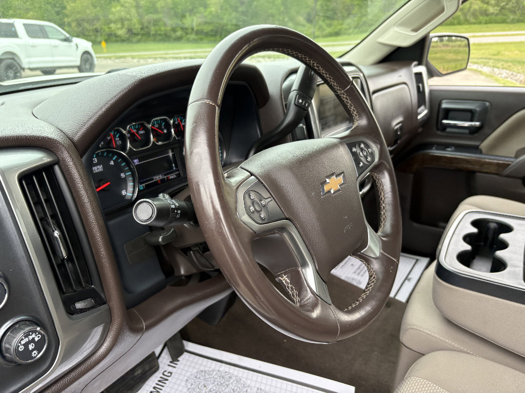 Used 2018 Chevrolet Silverado 1500 LT w/ All Star Edition AWD/4WD image 29