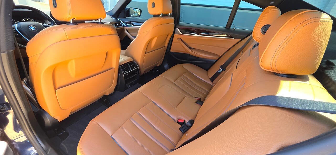 Used 2017 BMW 530i xDrive AWD/4WD image 16