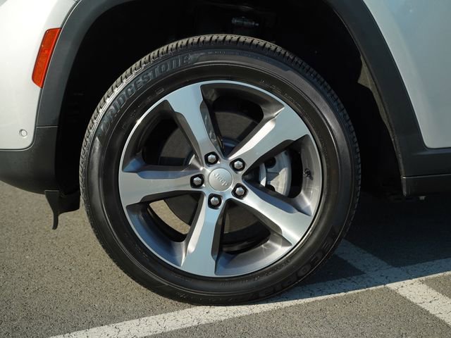 Used 2023 Jeep Grand Cherokee 4WD 4xe w/ Luxury Tech Group II image 11