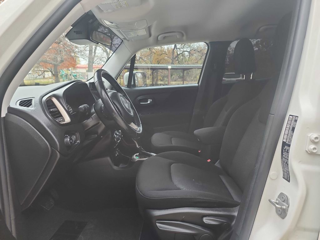 Used 2017 Jeep Renegade Latitude image 20