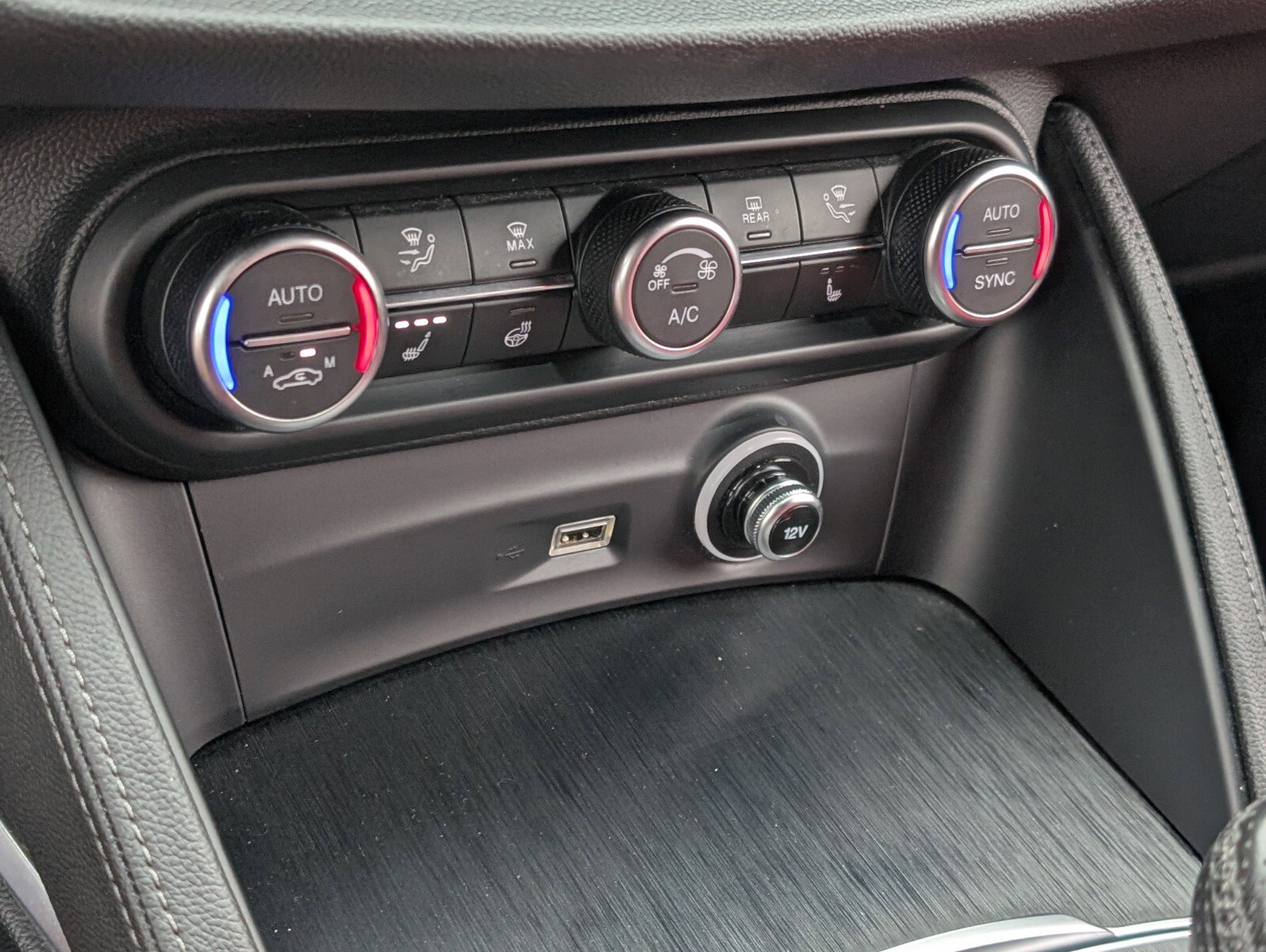 Used 2022 Alfa Romeo Stelvio Sprint image 30