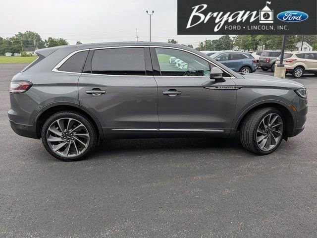 Used 2022 Lincoln Nautilus Reserve w/ Equipment Group 202A image 8