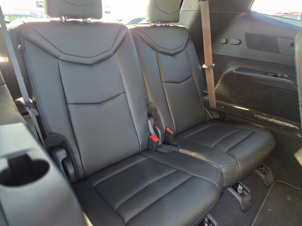 Used 2022 Cadillac XT6 Luxury w/ LPO, Floor Liner Package FWD image 12