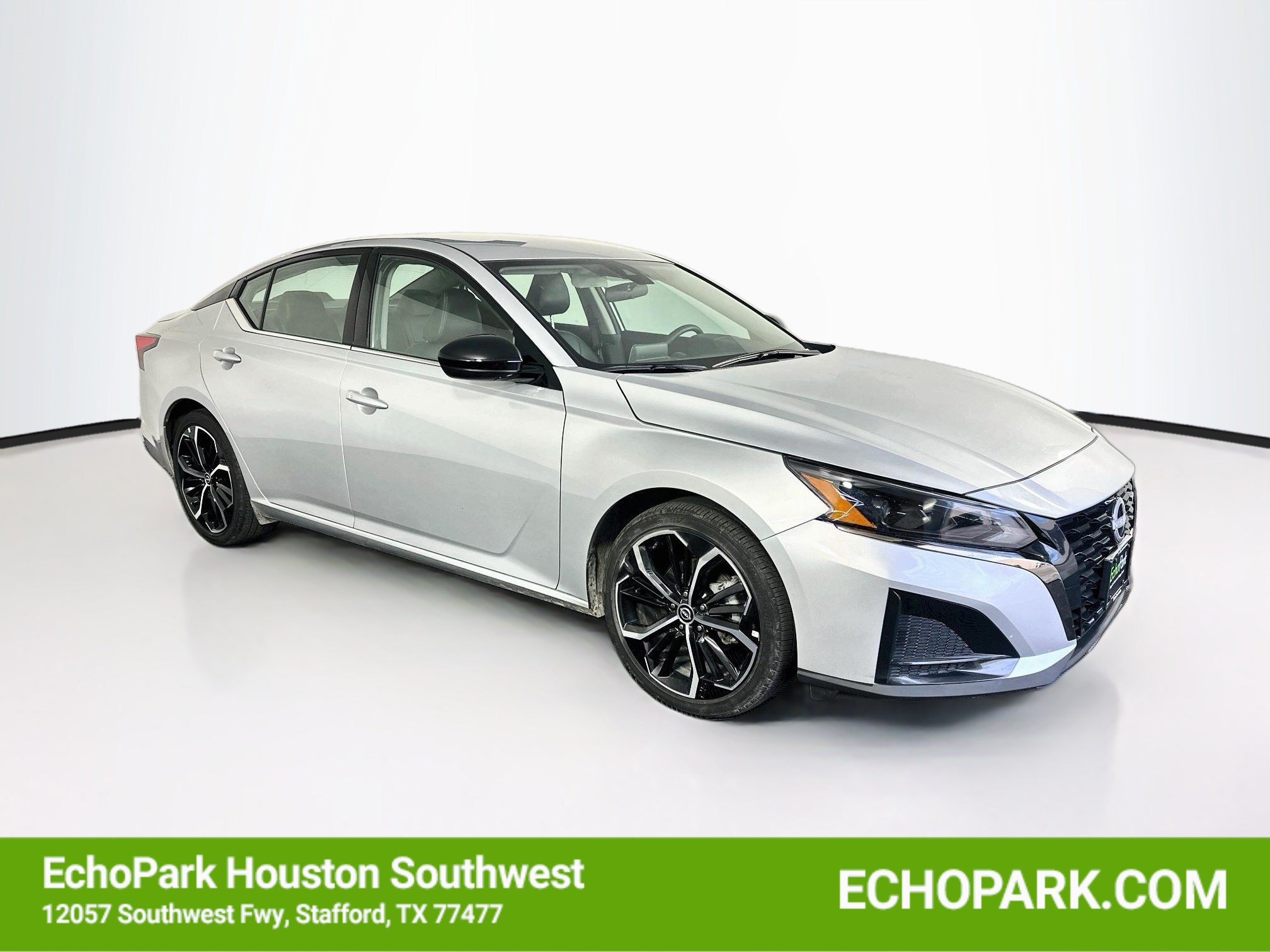 Used 2025 Nissan Altima 2.5 SR FWD image 1