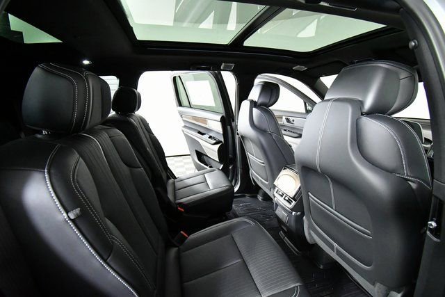 New 2026 Cadillac Vistiq Sport image 15