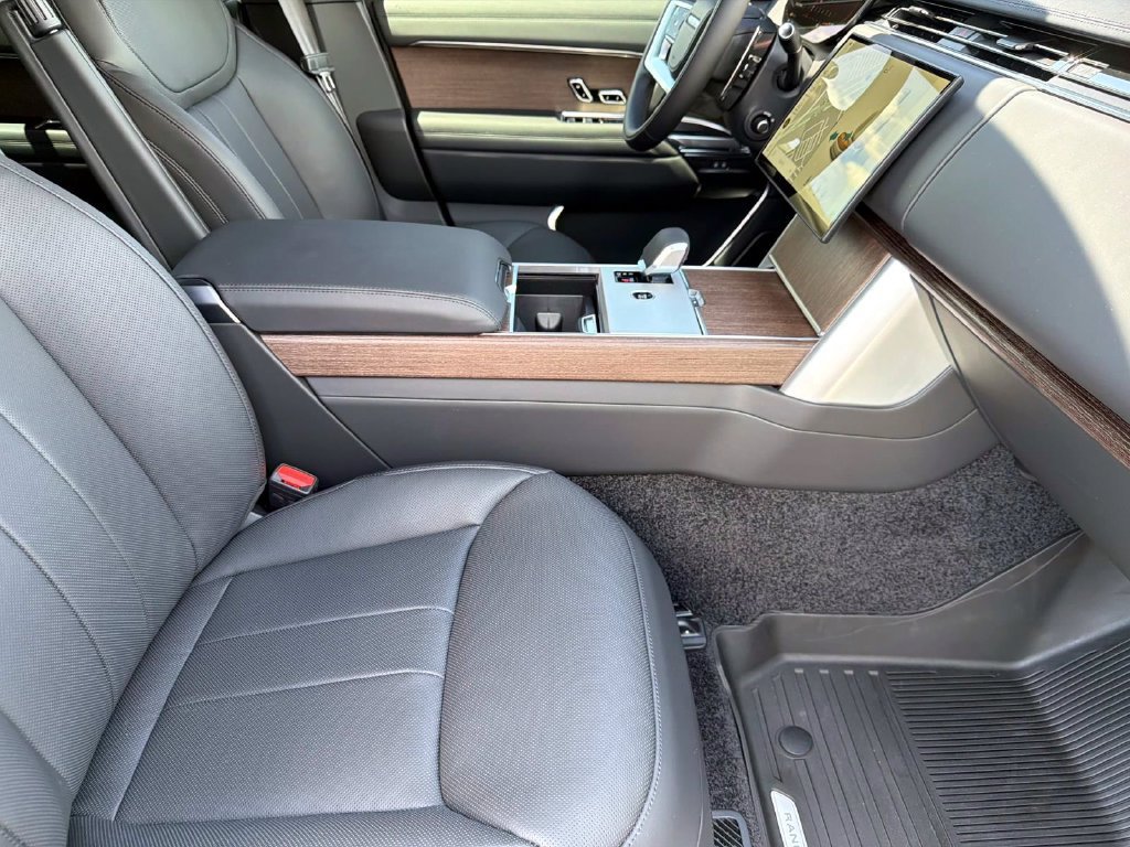 New 2026 Land Rover Range Rover SE AWD/4WD image 10