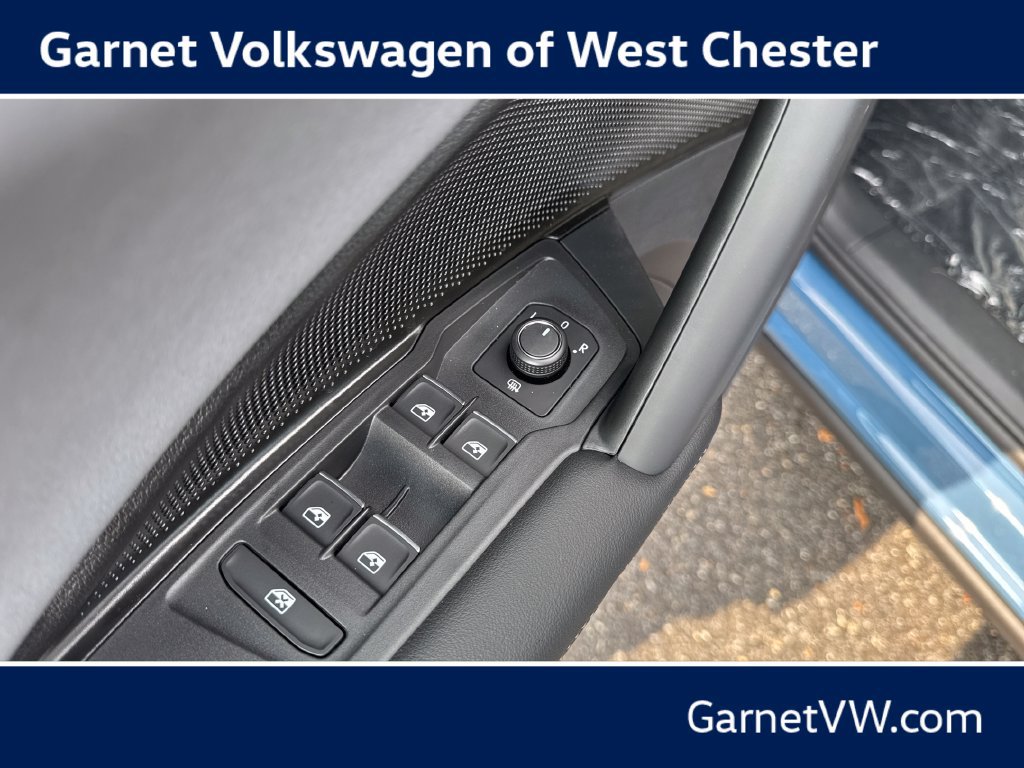 New 2026 Volkswagen Tiguan SE R-Line AWD/4WD image 11
