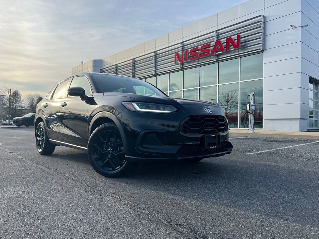 Used 2023 Honda HR-V Sport image 2