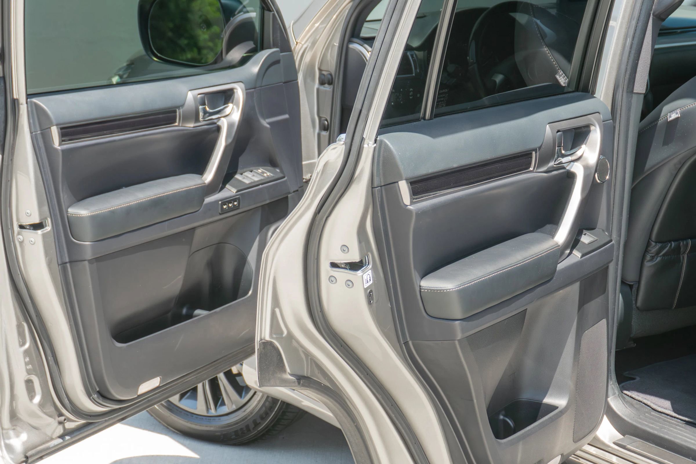 Used 2022 Lexus GX 460 Premium w/ Accessory Package AWD/4WD image 67