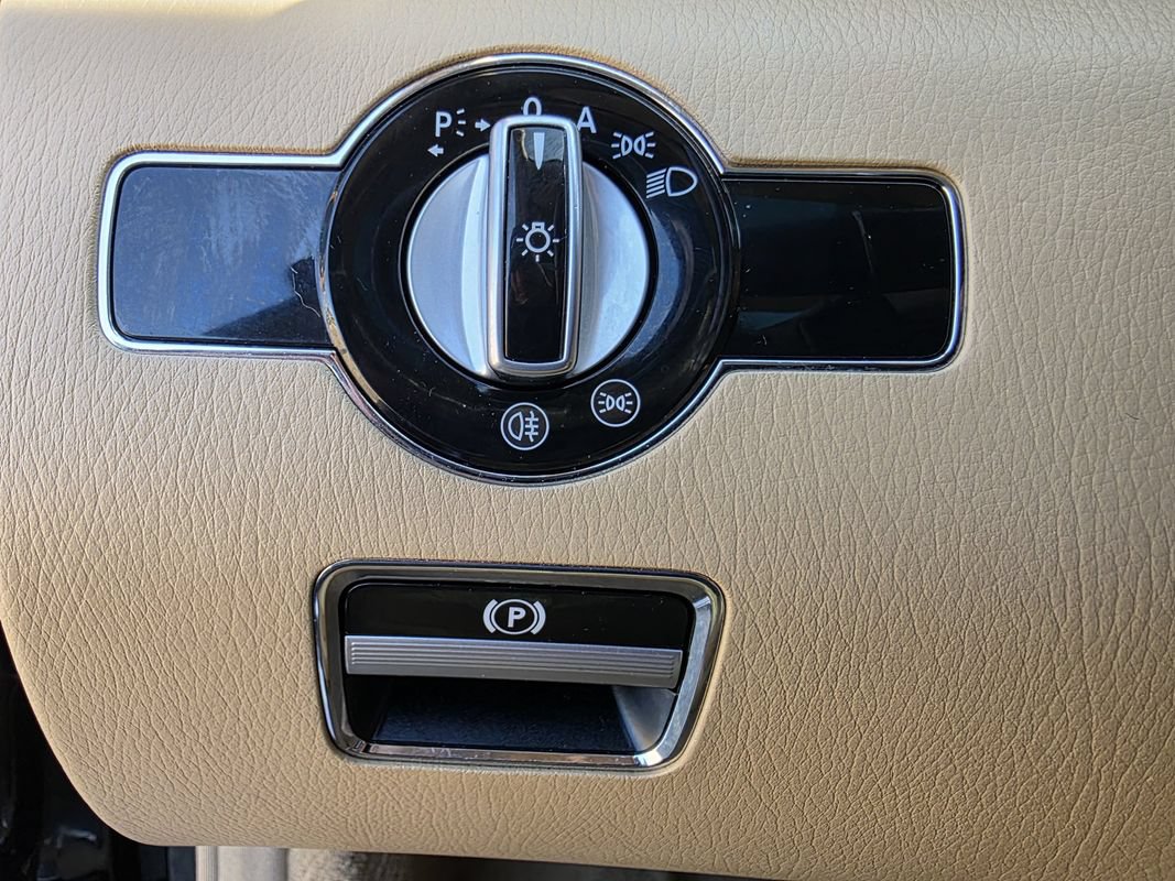 Used 2012 Mercedes-Benz S 550 4MATIC image 28