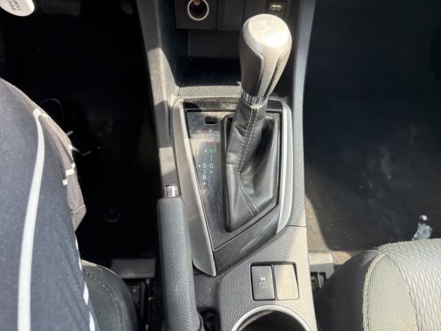 Used 2018 Toyota Corolla LE FWD image 21