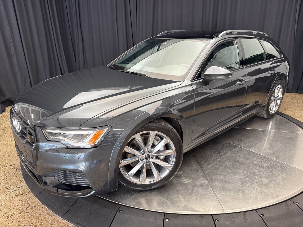 Used 2024 Audi A6 Premium Plus w/ Executive Package image 2