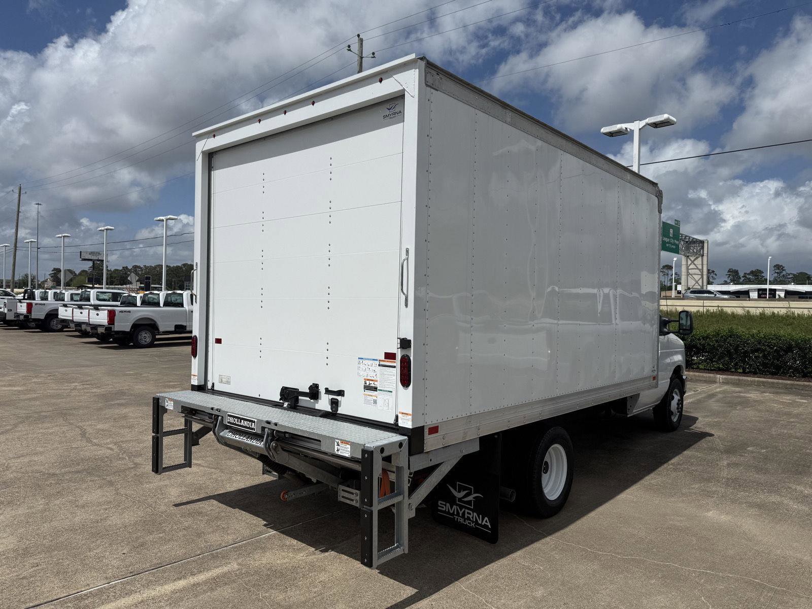 New 2026 Ford E-350 and Econoline 350 Super Duty w/ Power Equipment Group RWD image 6