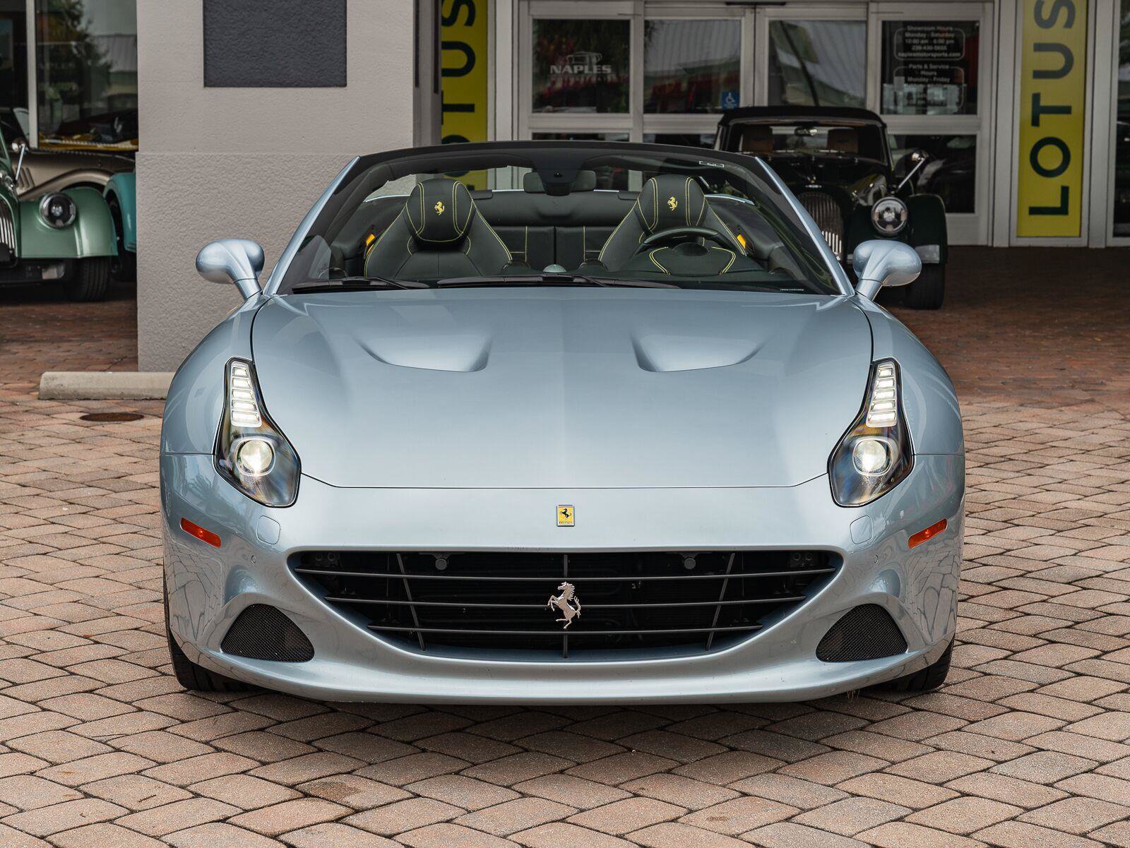 Used 2016 Ferrari California T RWD image 43