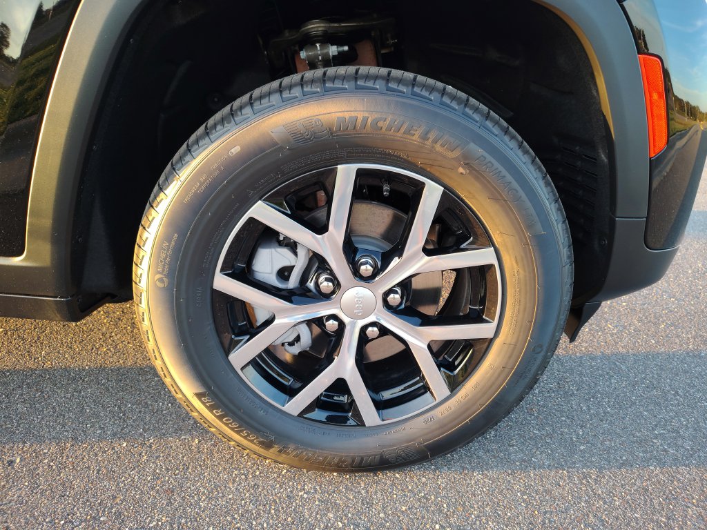 New 2025 Jeep Grand Cherokee Limited RWD image 13