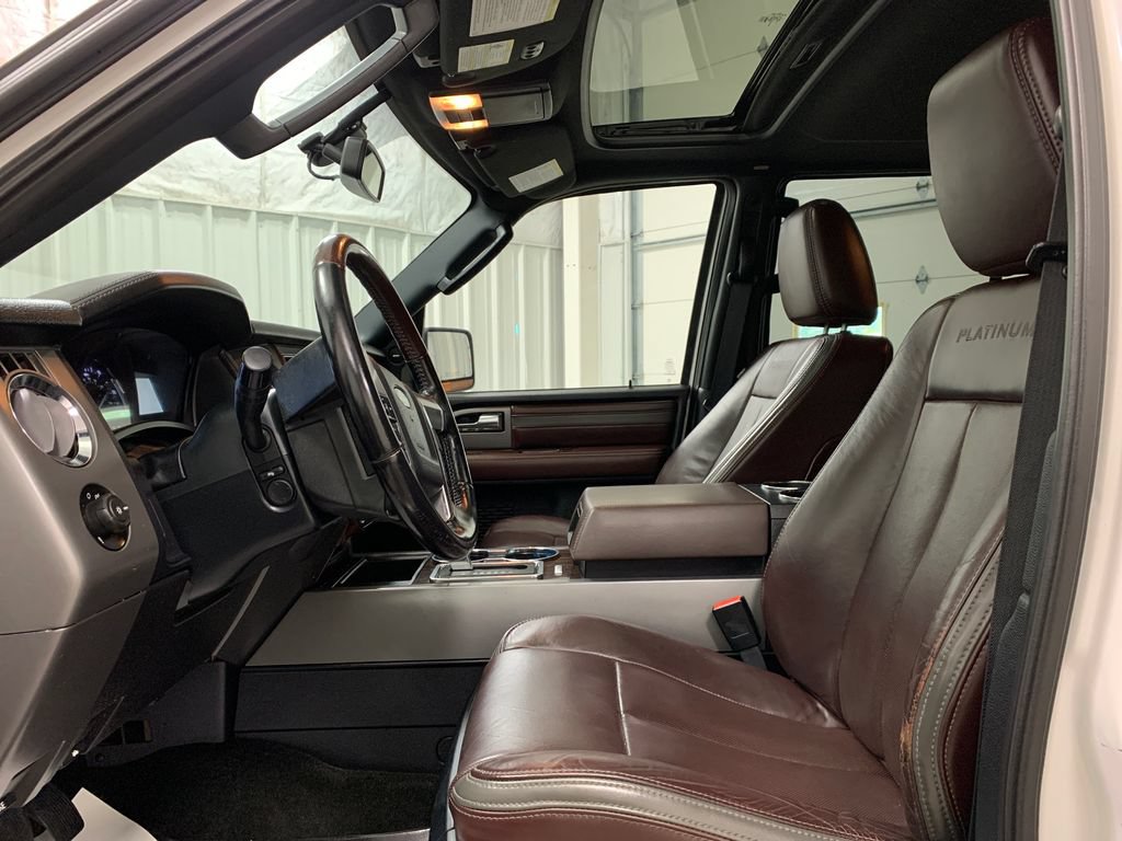 Used 2016 Ford Expedition Platinum AWD/4WD image 4