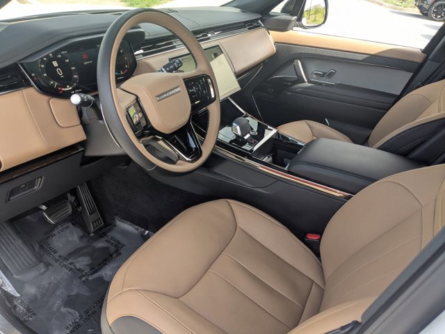 Used 2025 Land Rover Range Rover Sport Dynamic SE image 10