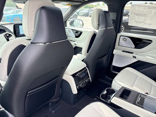 New 2025 Lincoln Aviator Black Label w/ Black Label Special Edition image 18