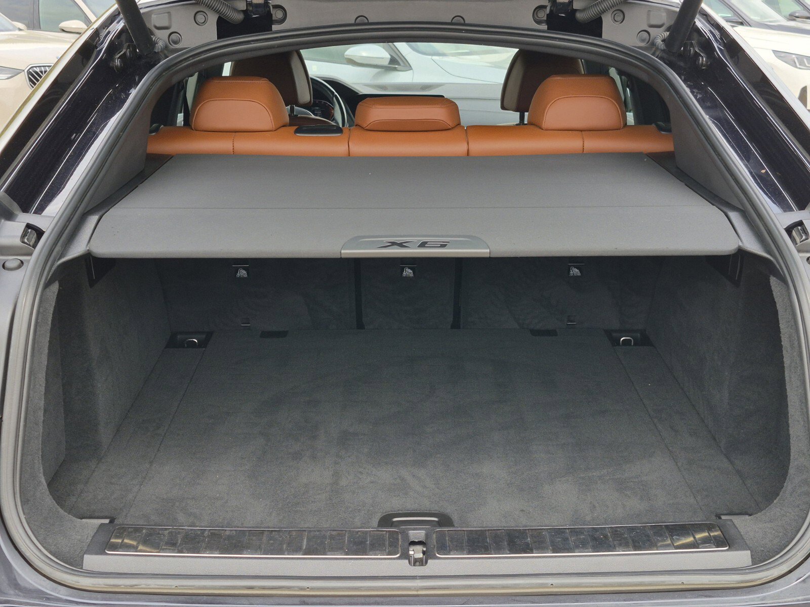 Used 2022 BMW X6 xDrive40i w/ M Sport Package image 8