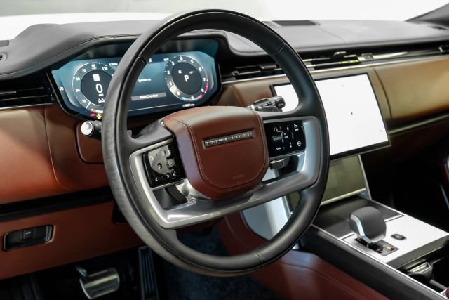 Used 2025 Land Rover Range Rover Long Wheelbase Autobiography AWD/4WD image 23