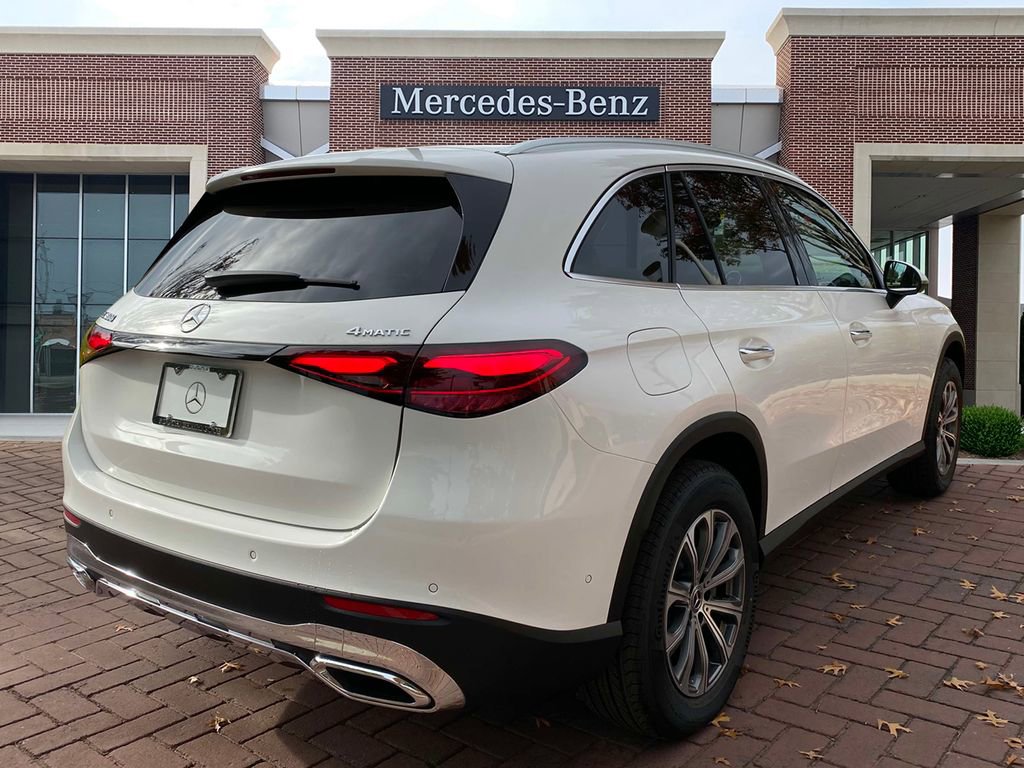 Certified 2025 Mercedes-Benz GLC 300 4MATIC image 4